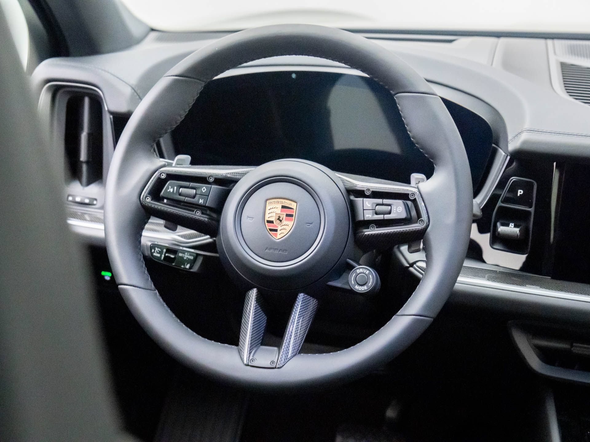 Certified 2025 Porsche Cayenne E-Hybrid Coupe AWD/4WD image 12