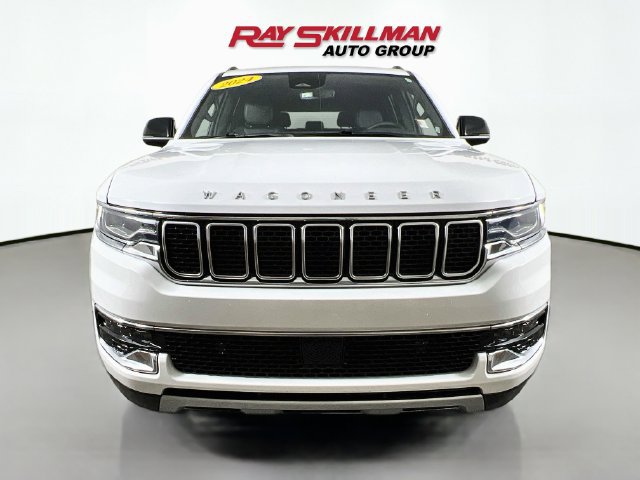 Used 2024 Jeep Wagoneer L Series II w/ Flexible Seating Group AWD/4WD image 2