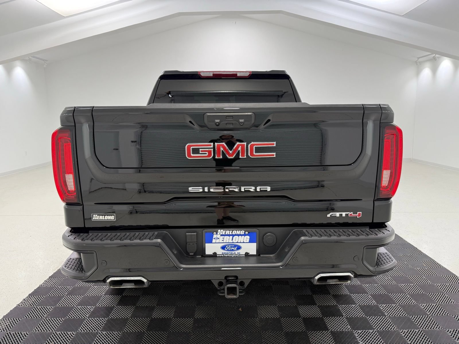 Used 2025 GMC Sierra 1500 AT4 AWD/4WD image 6