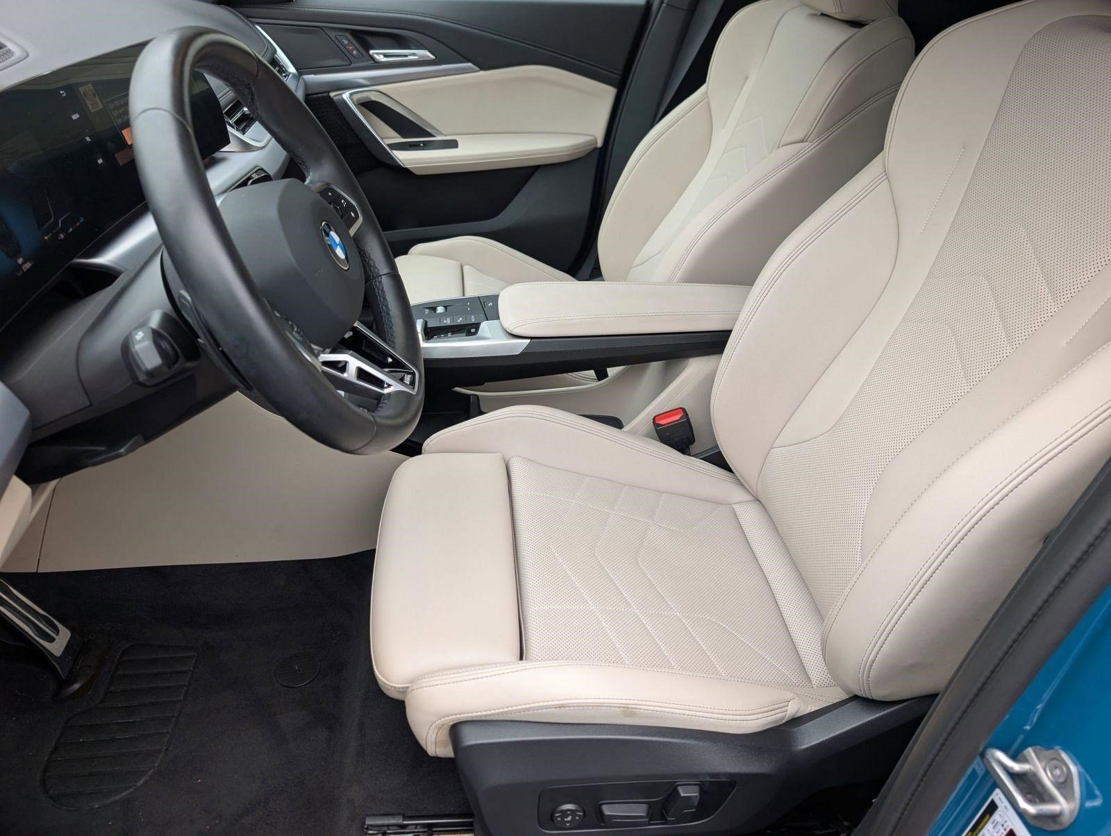 Used 2025 BMW X1 xDrive28i w/ Technology Package image 5