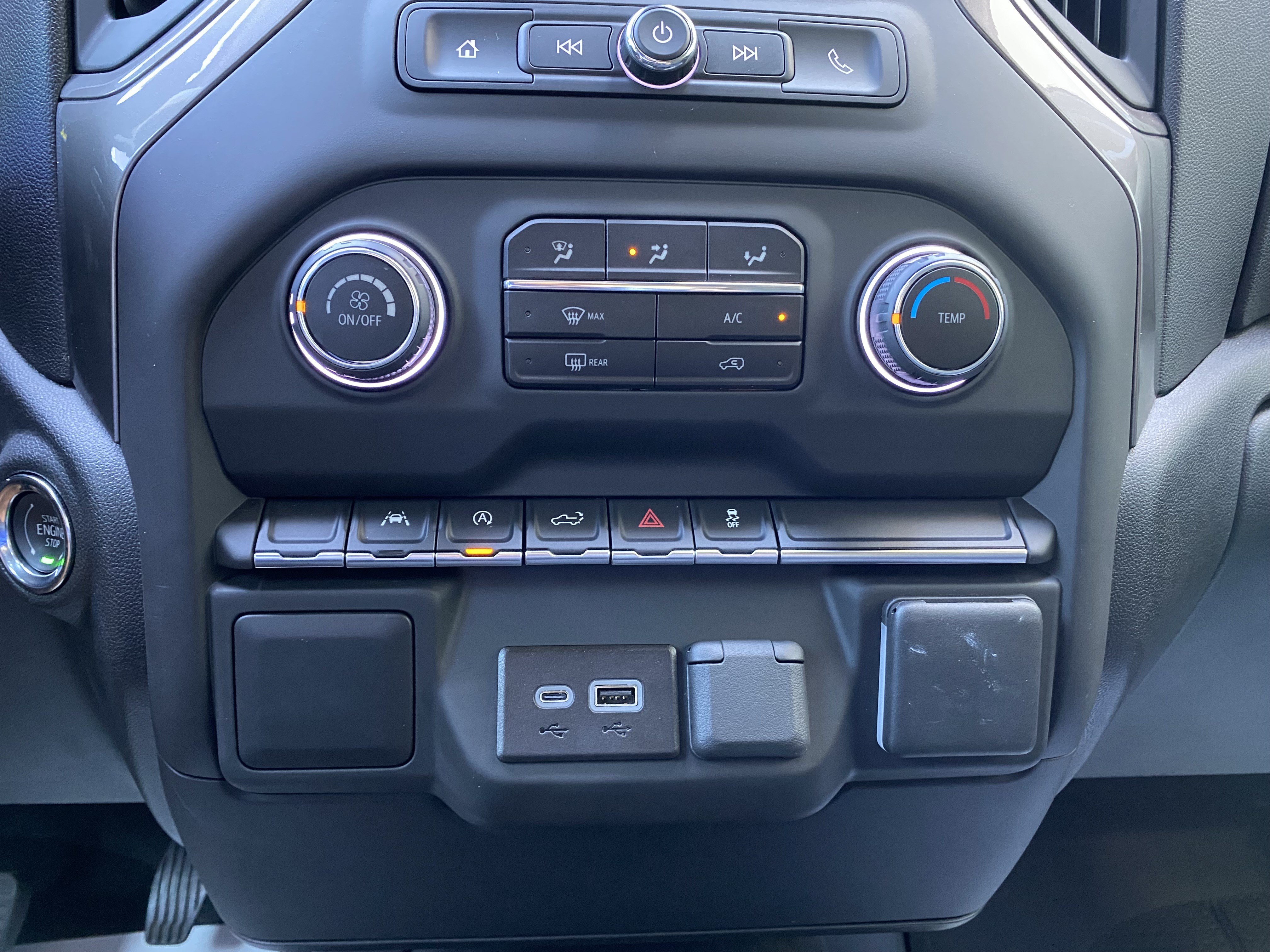 Used 2025 Chevrolet Silverado 1500 Custom w/ Turbomax Blackout Package AWD/4WD image 27