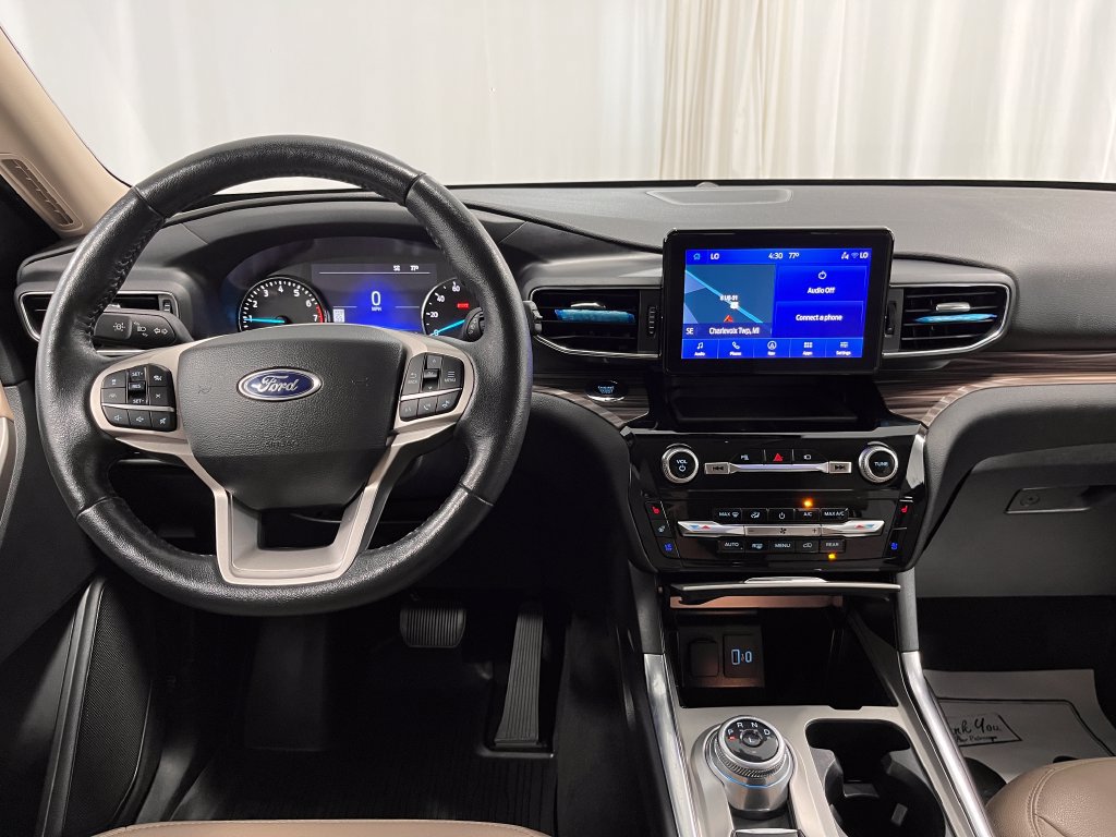 Used 2022 Ford Explorer Limited w/ Equipment Group 301A AWD/4WD image 20