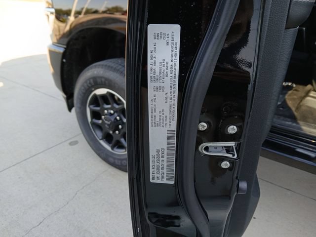 New 2025 RAM 2500 Laramie AWD/4WD image 37