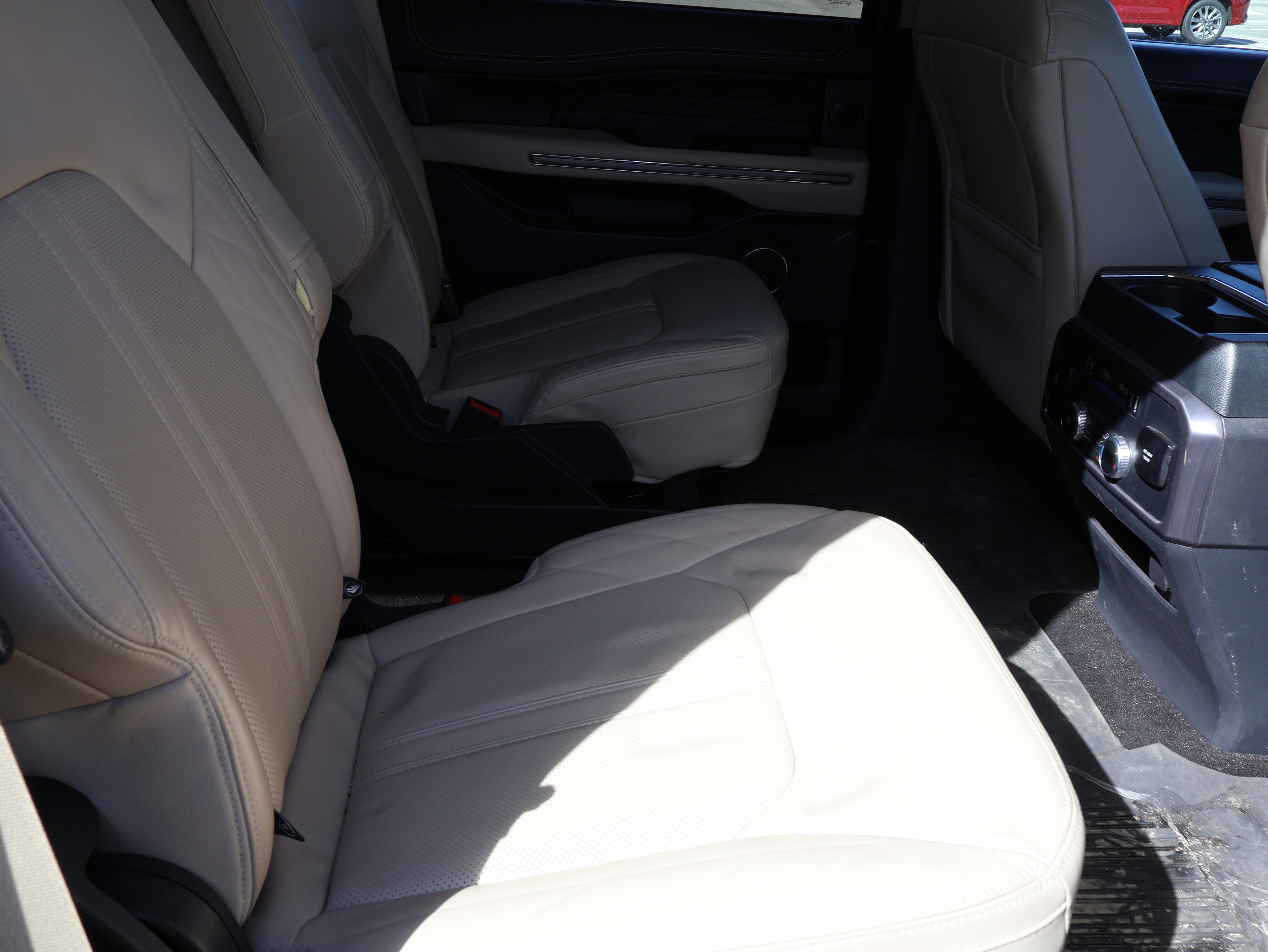 Used 2022 Ford Expedition Platinum image 13