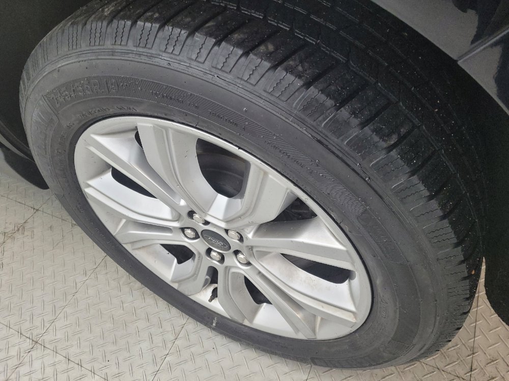 Used 2023 Ford Edge Titanium image 31