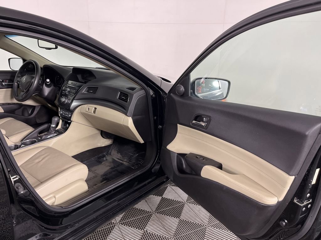 Used 2013 Acura ILX w/ Premium Package image 16