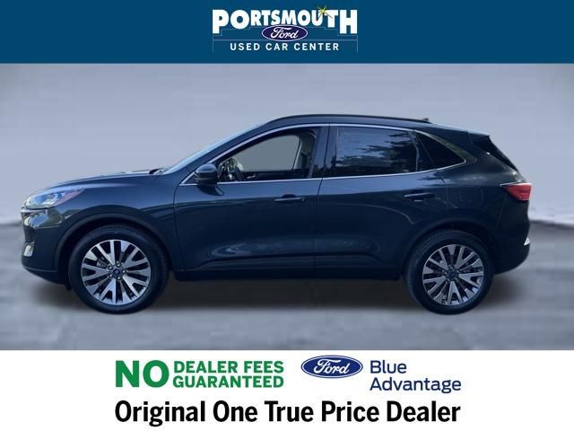 Certified 2022 Ford Escape Titanium w/ Class II Trailer Tow Package image 2