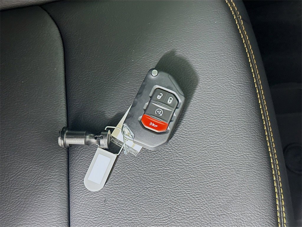 New 2025 Jeep Gladiator Sport image 19