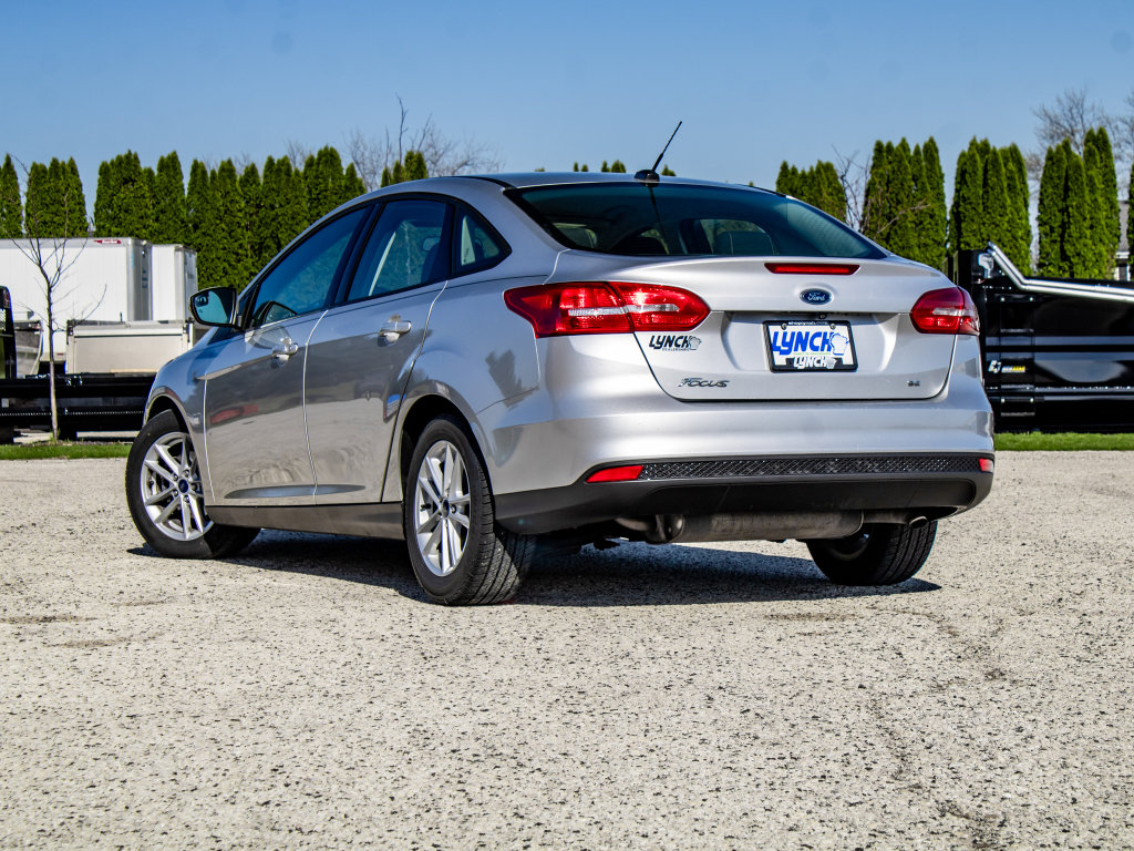 Used 2017 Ford Focus SE w/ Cold Weather Package image 7