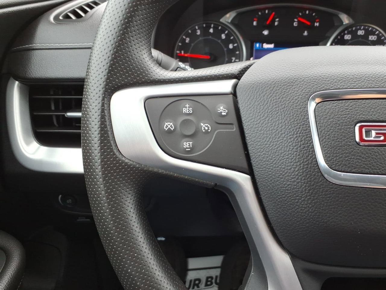 Used 2022 GMC Terrain SLE FWD image 18