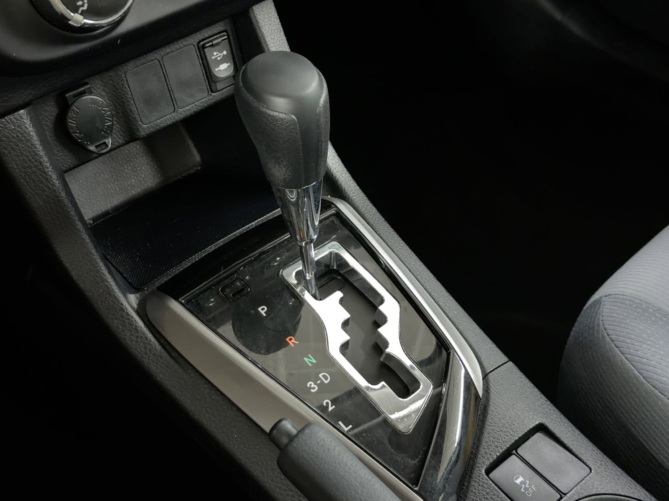 Used 2014 Toyota Corolla L image 17