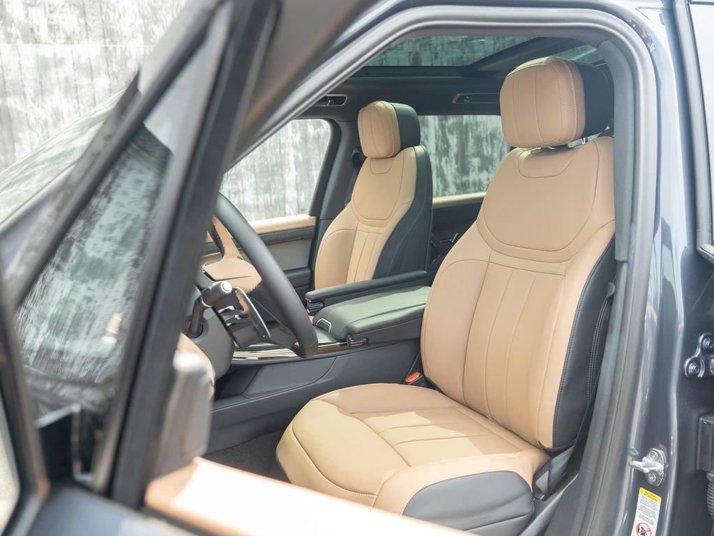 New 2026 Land Rover Range Rover Sport Dynamic SE AWD/4WD image 19