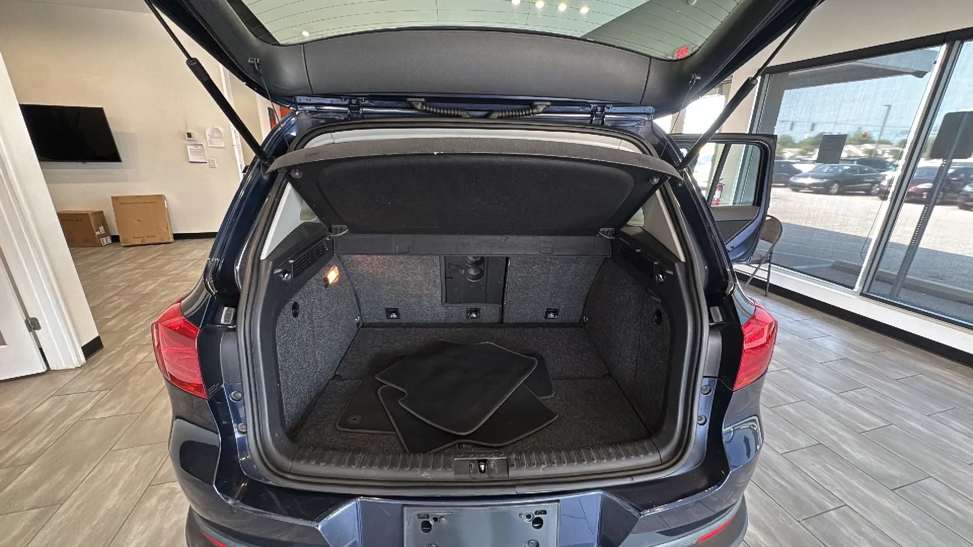 Used 2013 Volkswagen Tiguan S FWD image 27