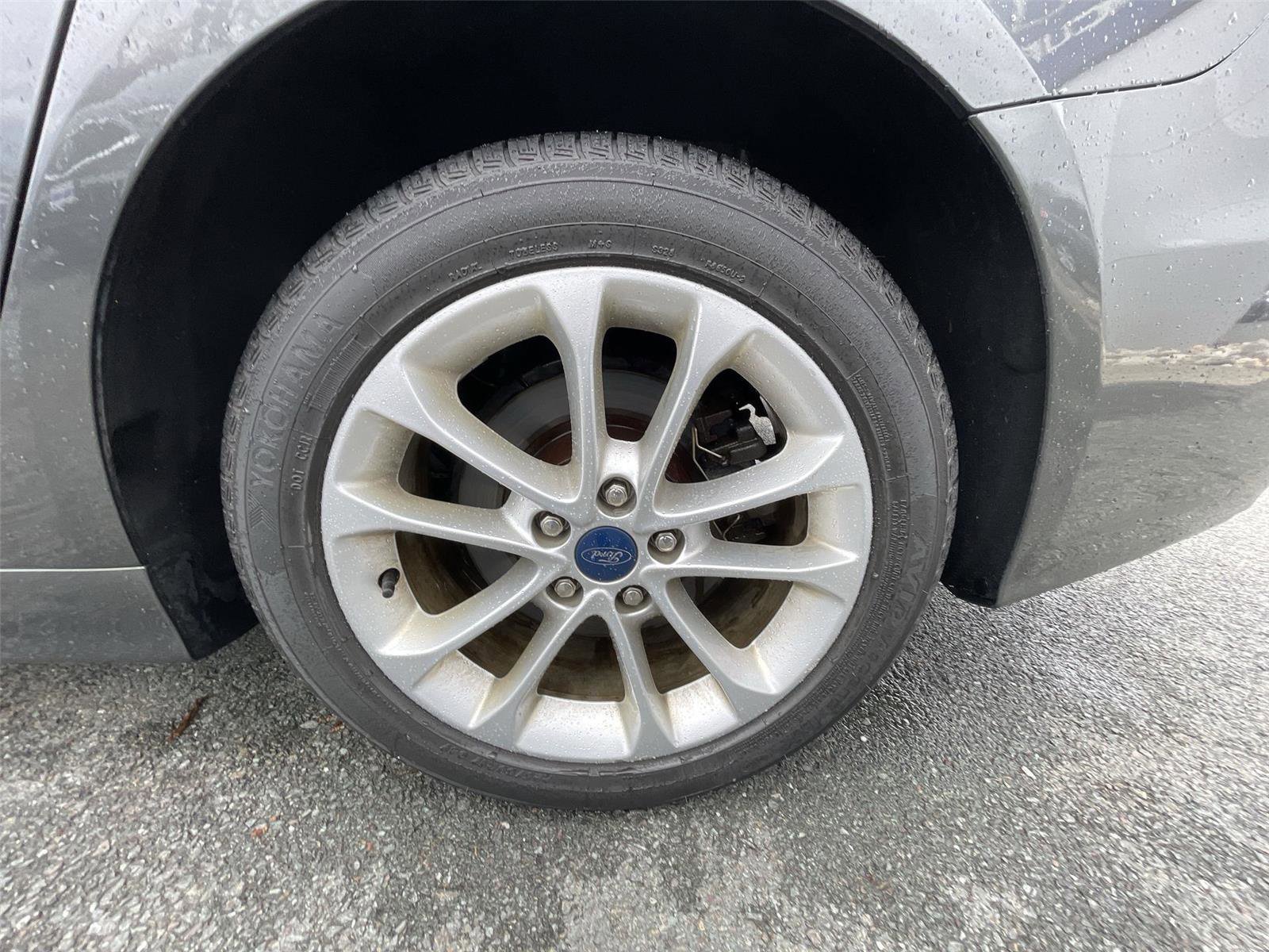 Used 2019 Ford Fusion SE image 25