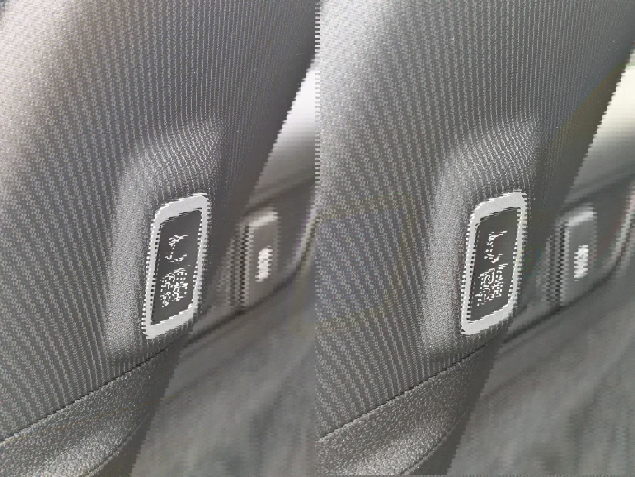 Certified 2025 Jeep Grand Cherokee Overland w/ Luxury Tech Group IV image 30