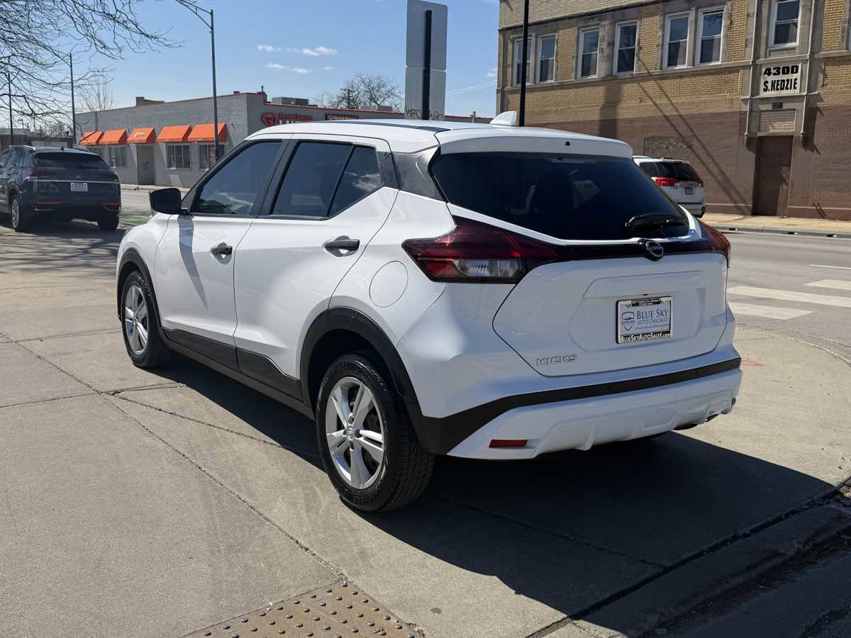 Used 2023 Nissan Kicks S FWD image 7