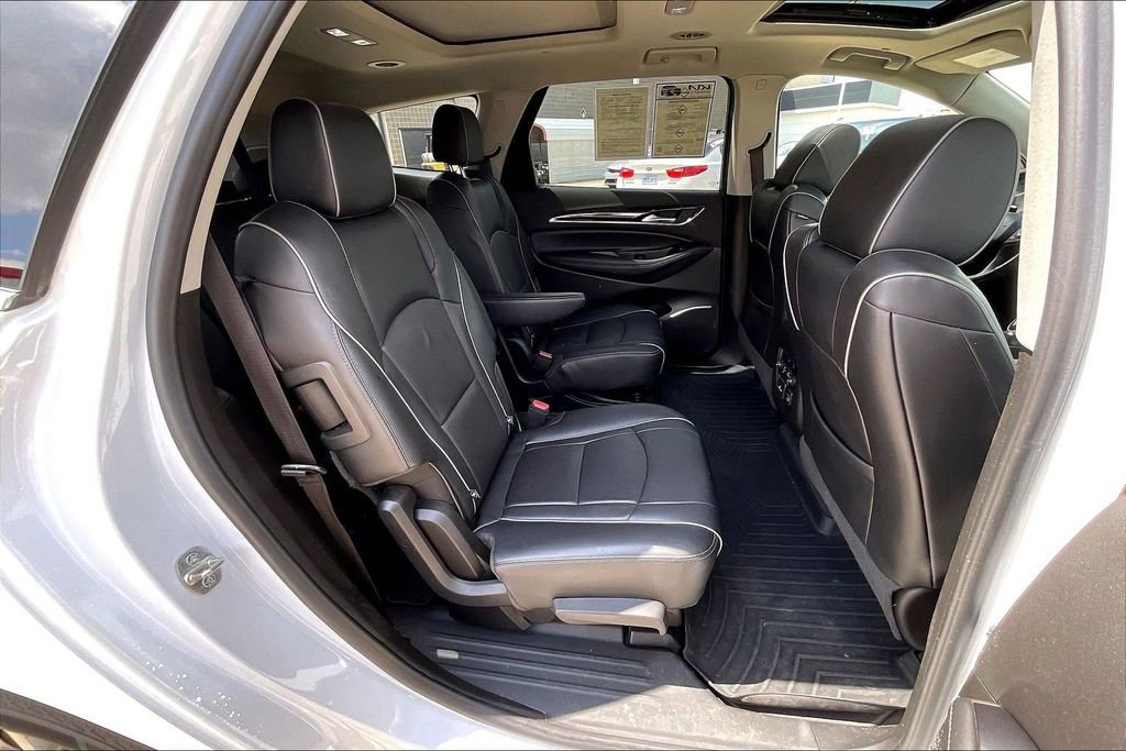 Used 2019 Buick Enclave Avenir w/ LPO, Cargo Package FWD image 26