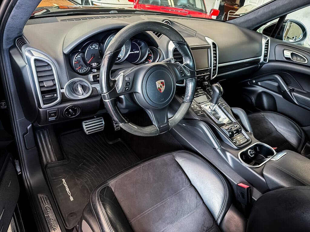 Used 2013 Porsche Cayenne GTS w/ Carbon Fibre Interior Pkg AWD/4WD image 16