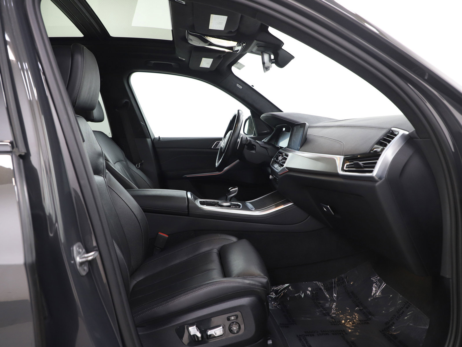 Used 2022 BMW X5 M50i image 15