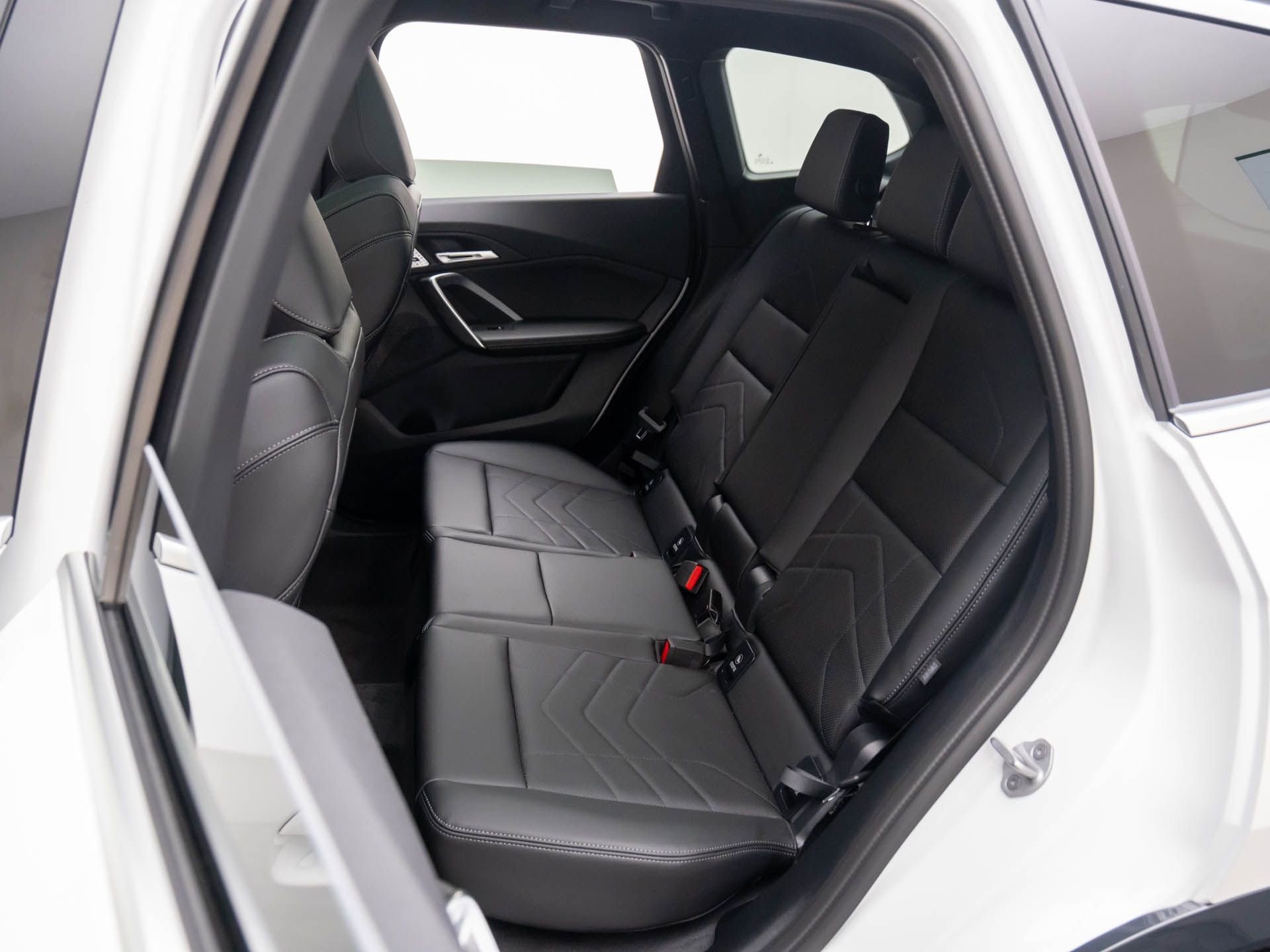 Certified 2025 BMW X1 xDrive28i w/ Technology Package image 27