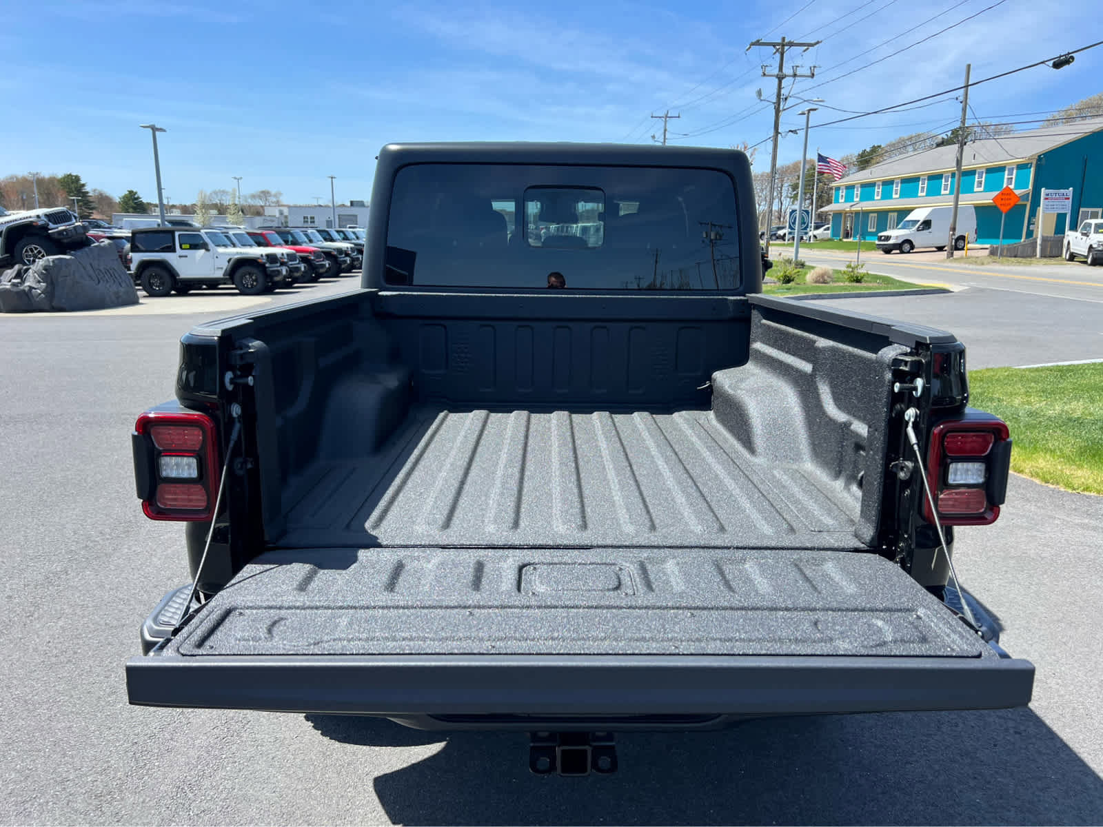 New 2025 Jeep Gladiator Sport image 7
