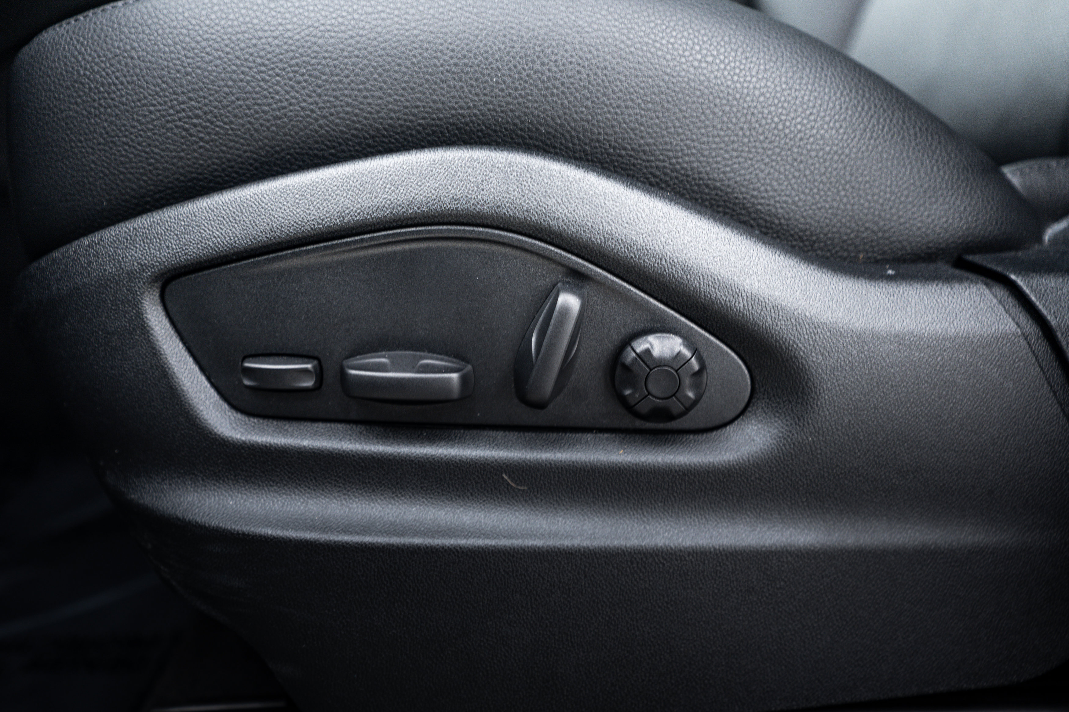 Certified 2026 Porsche Cayenne image 19