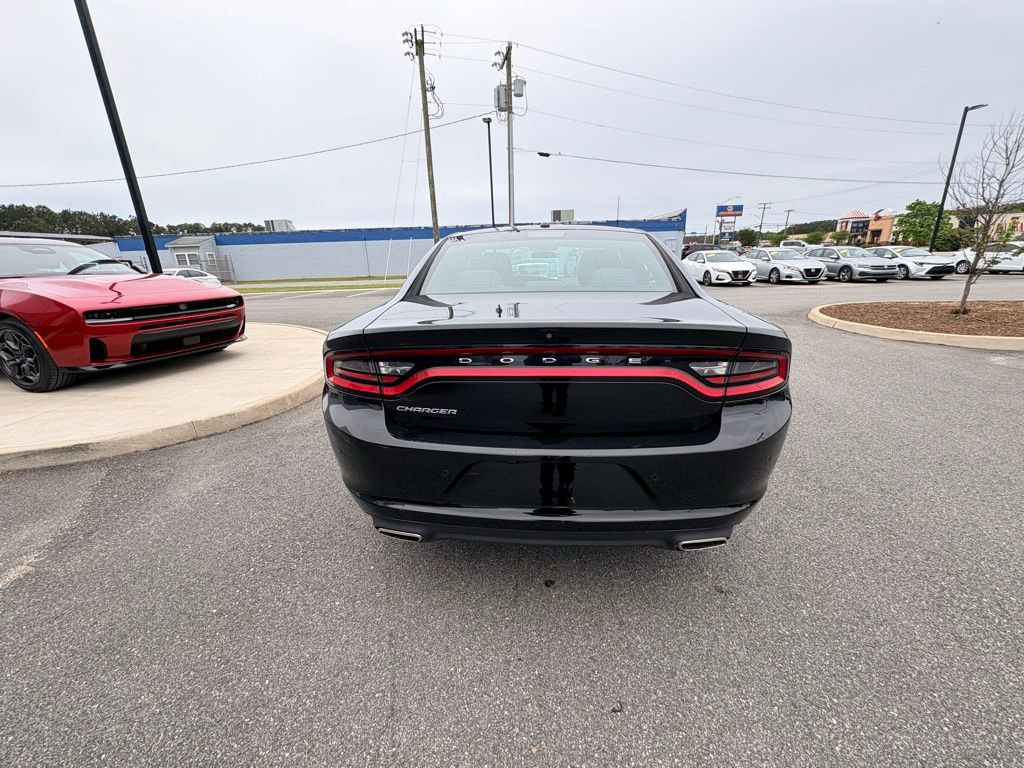 Used 2020 Dodge Charger SXT RWD image 4