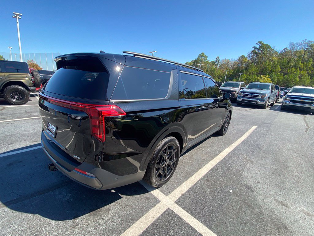 Used 2026 Kia Carnival SX w/ SX Dark Edition Package FWD image 7