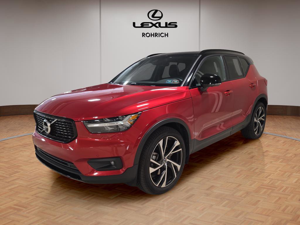 Used 2021 Volvo XC40 T5 R-Design w/ Advanced Package