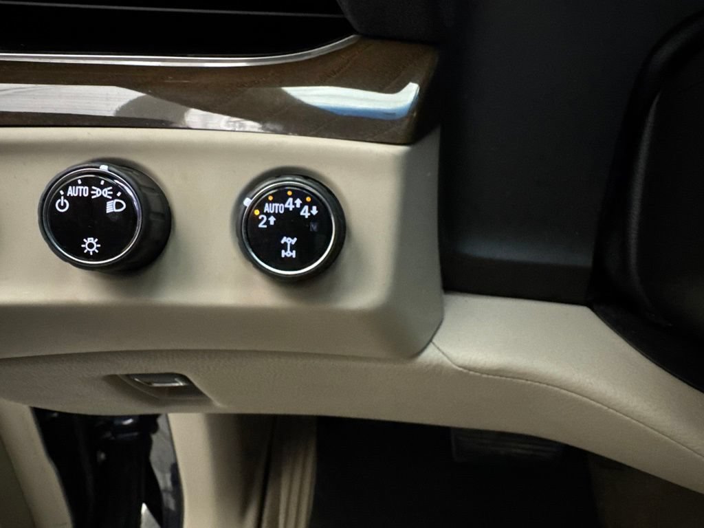 Used 2019 Cadillac Escalade Premium Luxury AWD/4WD image 31