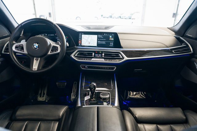 Used 2022 BMW X7 M50i w/ Cold Weather Package image 10