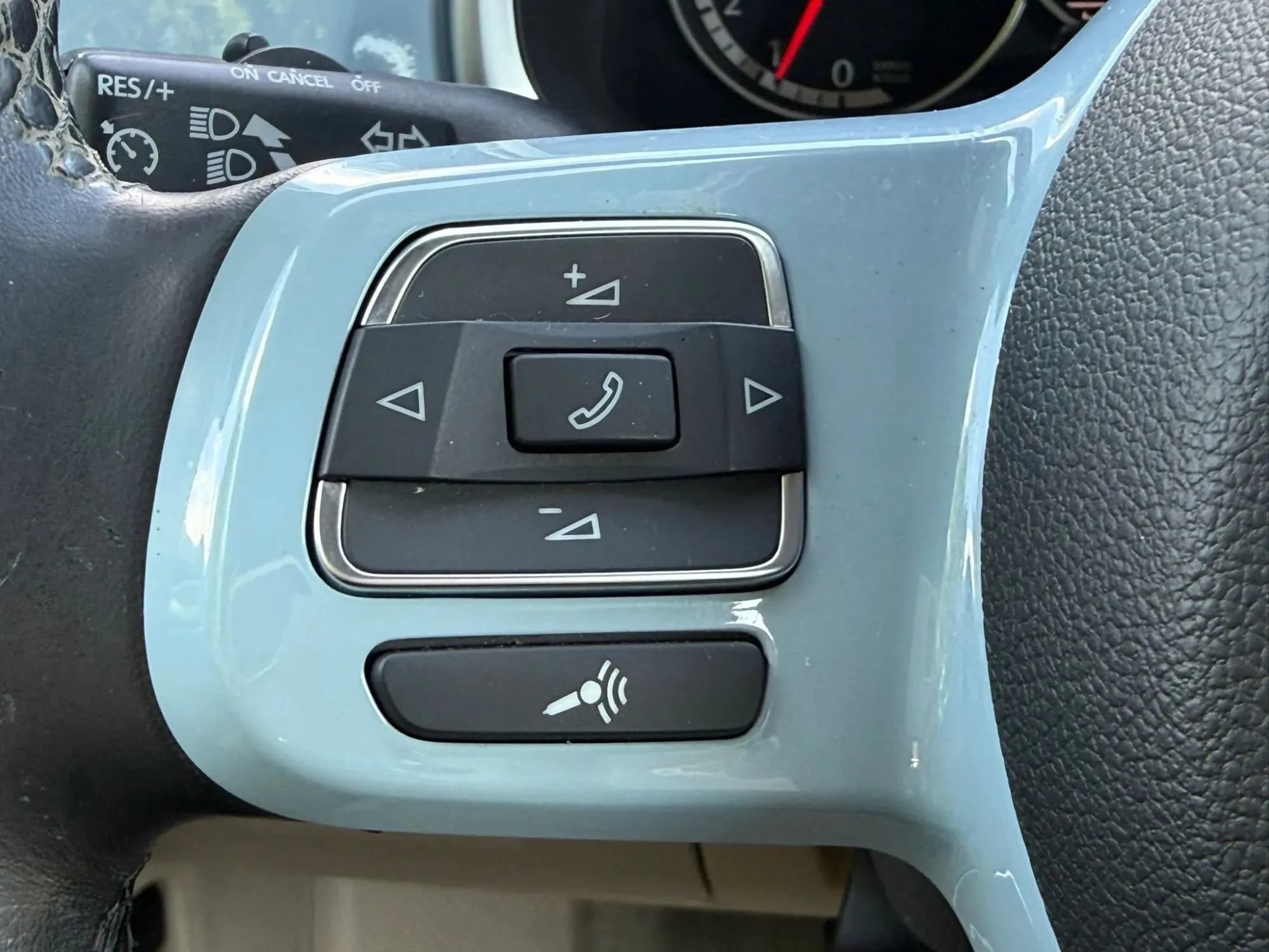 Used 2013 Volkswagen Beetle TDI FWD image 22