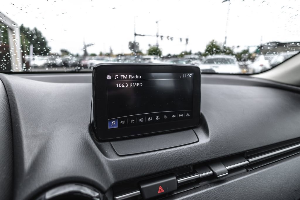 Used 2019 Toyota Yaris L FWD image 12