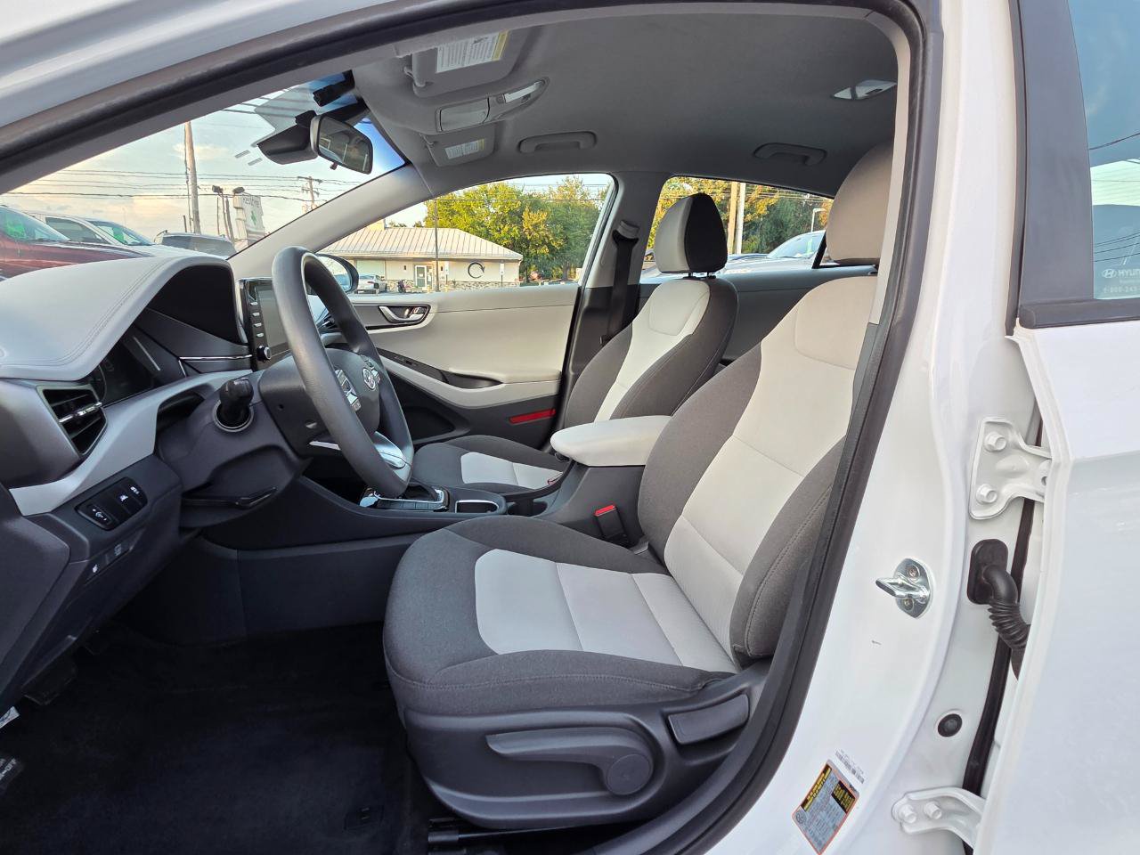 Used 2020 Hyundai Ioniq Blue FWD image 17