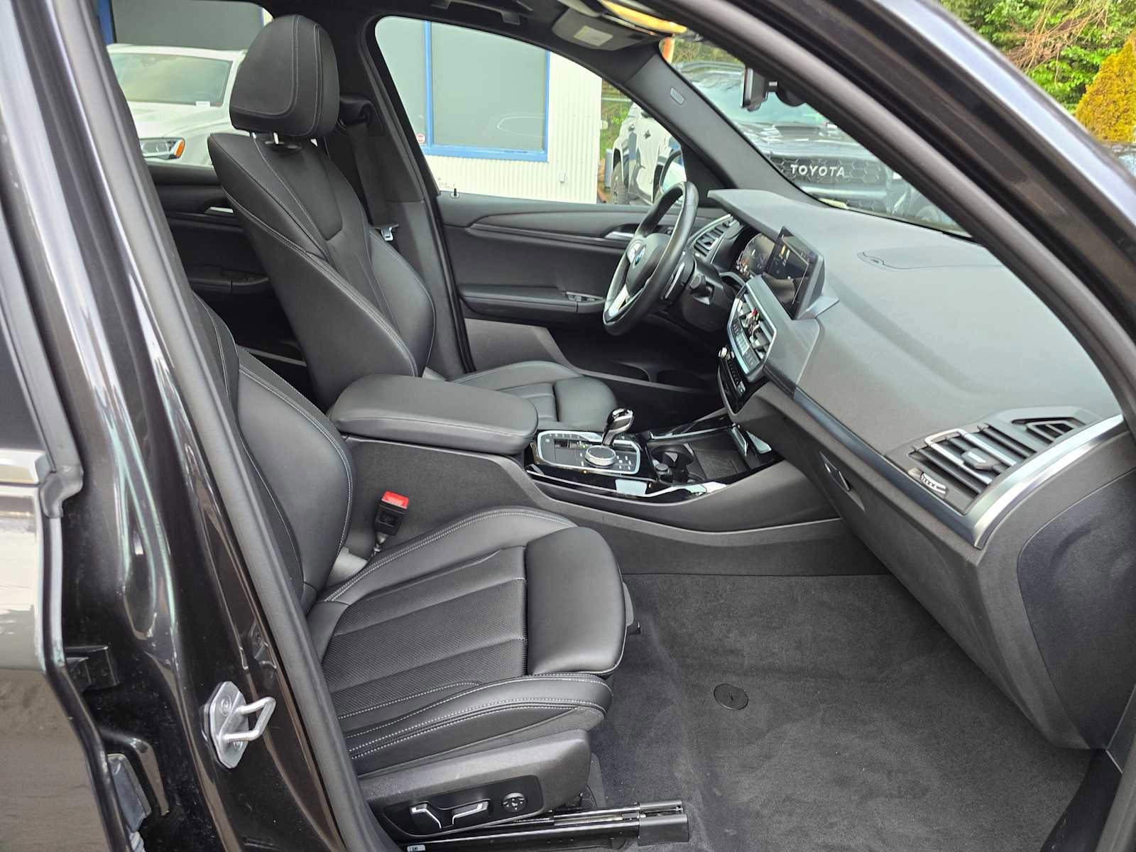 Used 2024 BMW X3 xDrive30i image 11