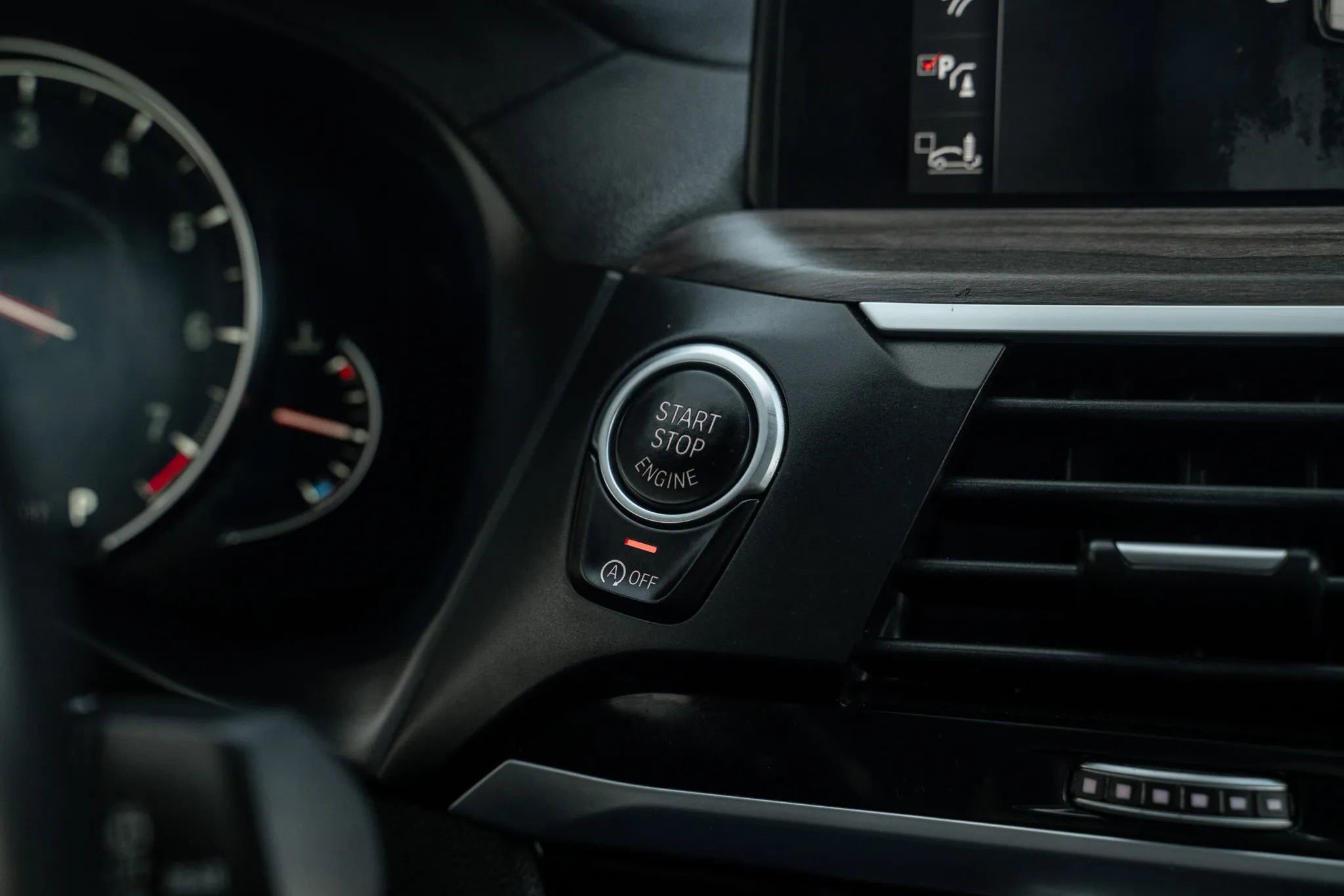 Used 2018 BMW X3 M40i image 30