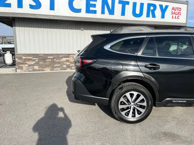 Used 2023 Subaru Outback Premium AWD/4WD image 13