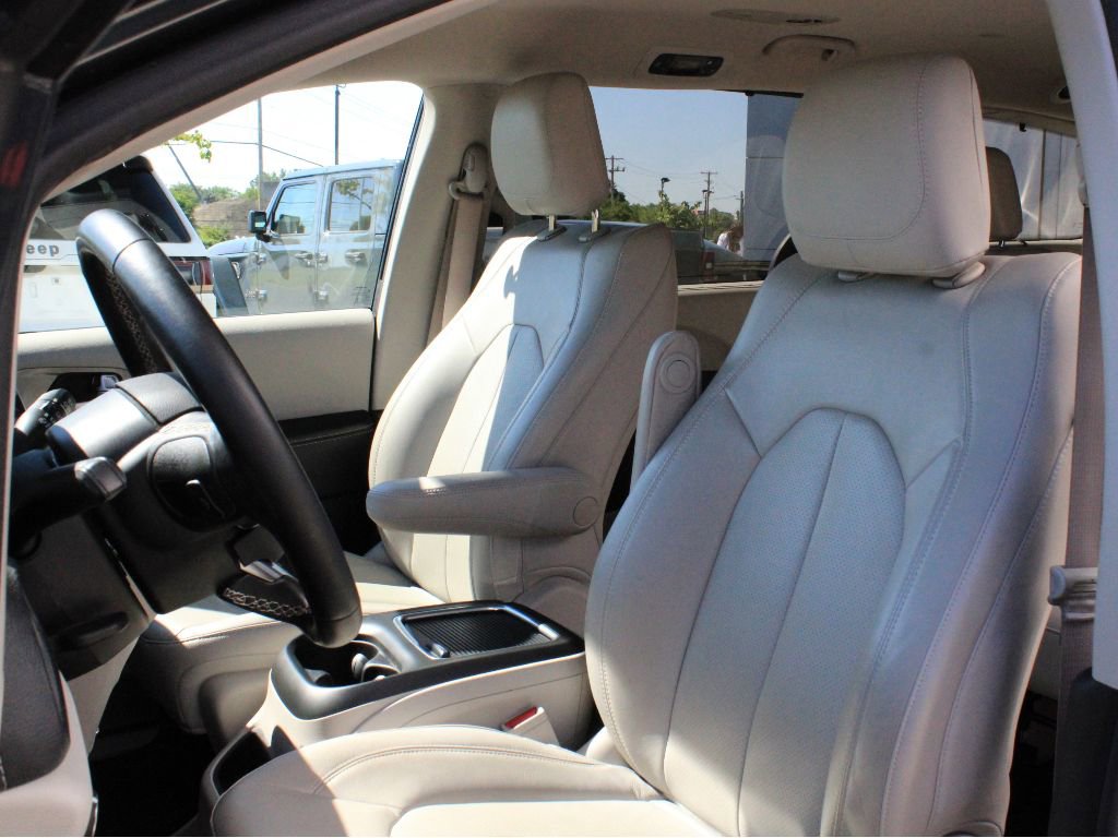 Certified 2021 Chrysler Pacifica Touring-L w/ Premium & Safety Sphere Group FWD image 10
