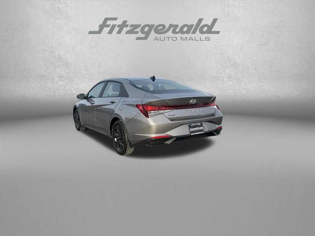 Used 2023 Hyundai Elantra SEL image 5