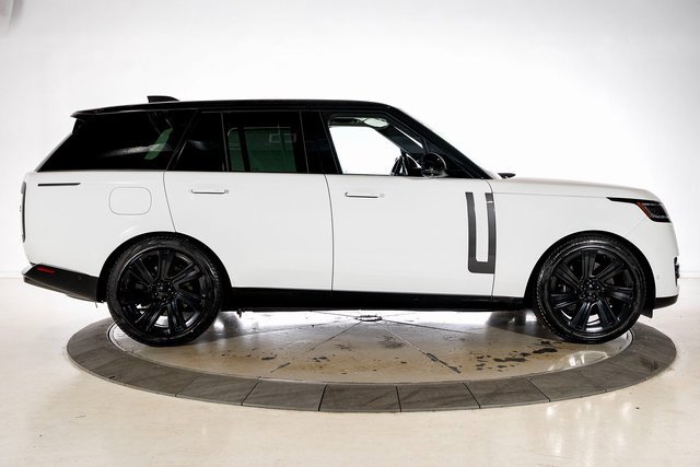 Used 2023 Land Rover Range Rover SE image 7