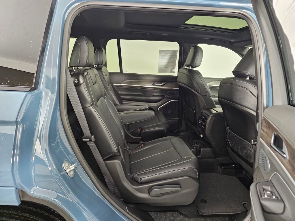 New 2026 Jeep Grand Cherokee L Limited image 36