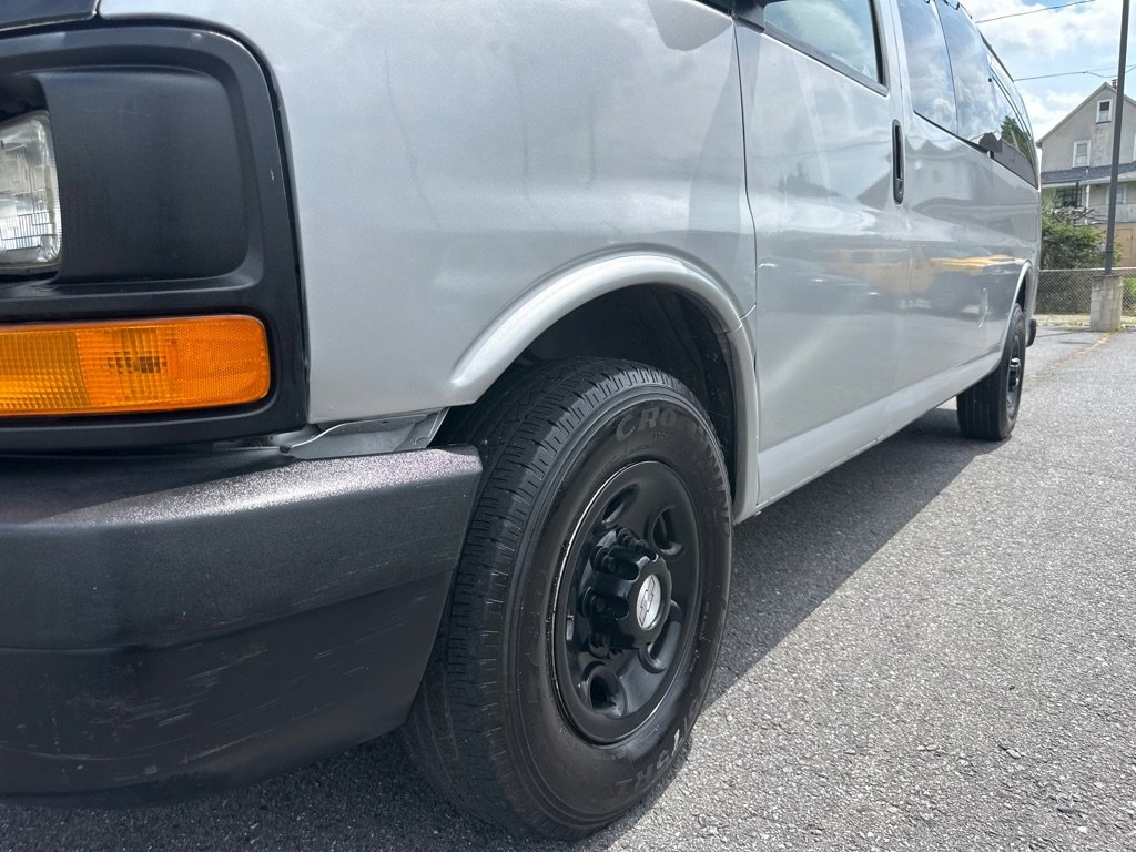 Used 2015 Chevrolet Express 3500 LS image 11