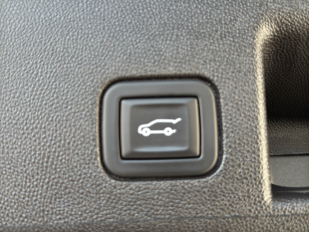 Used 2023 Chevrolet Equinox LT image 21