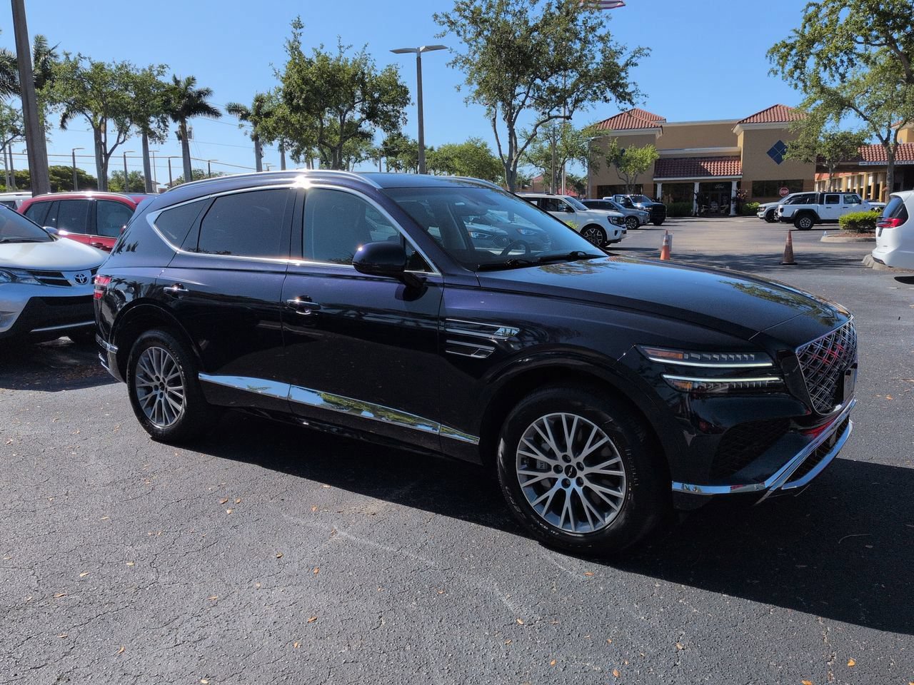 Used 2025 Genesis GV80 2.5T Standard AWD/4WD image 2