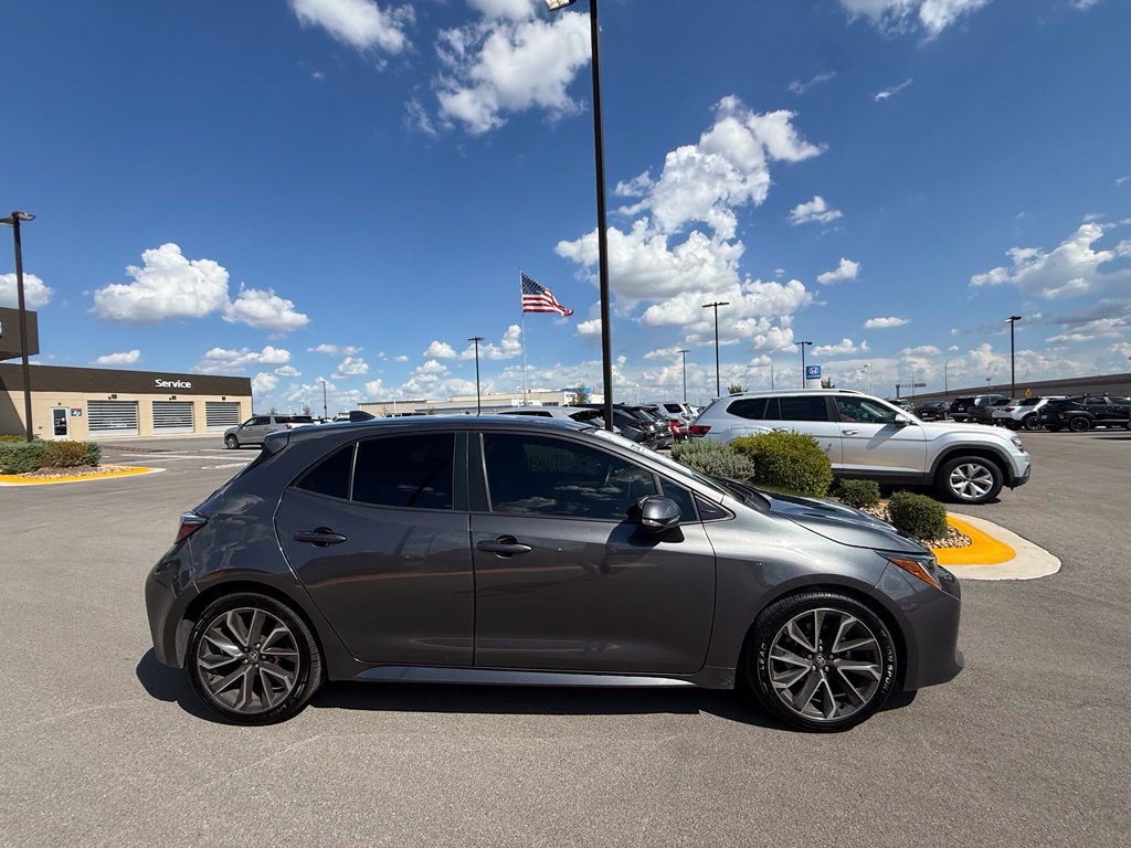 Used 2022 Toyota Corolla XSE FWD image 2
