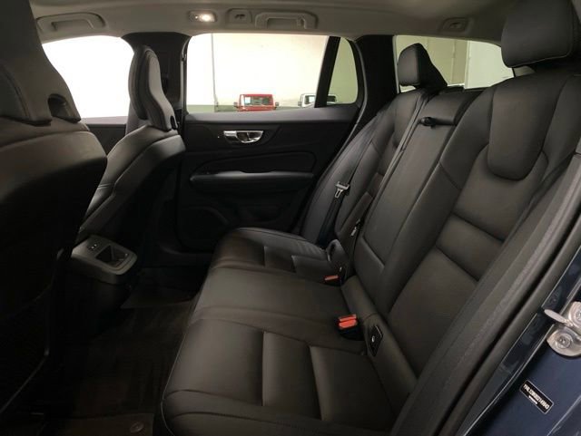 Used 2025 Volvo V60 B5 Cross Country Plus AWD/4WD image 38