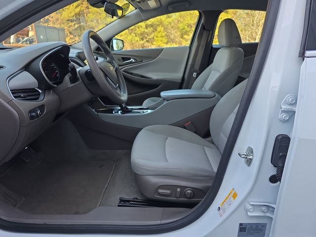 Used 2025 Chevrolet Malibu LT image 9
