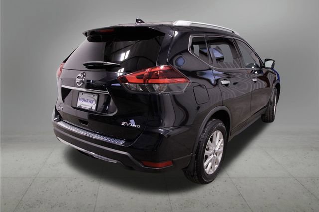 Used 2018 Nissan Rogue SV w/ Premium Package image 5
