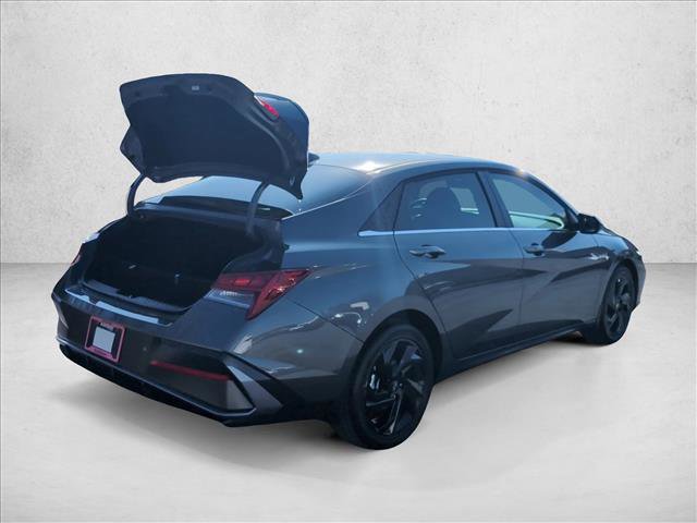 New 2026 Hyundai Elantra SEL Sport Premium image 2