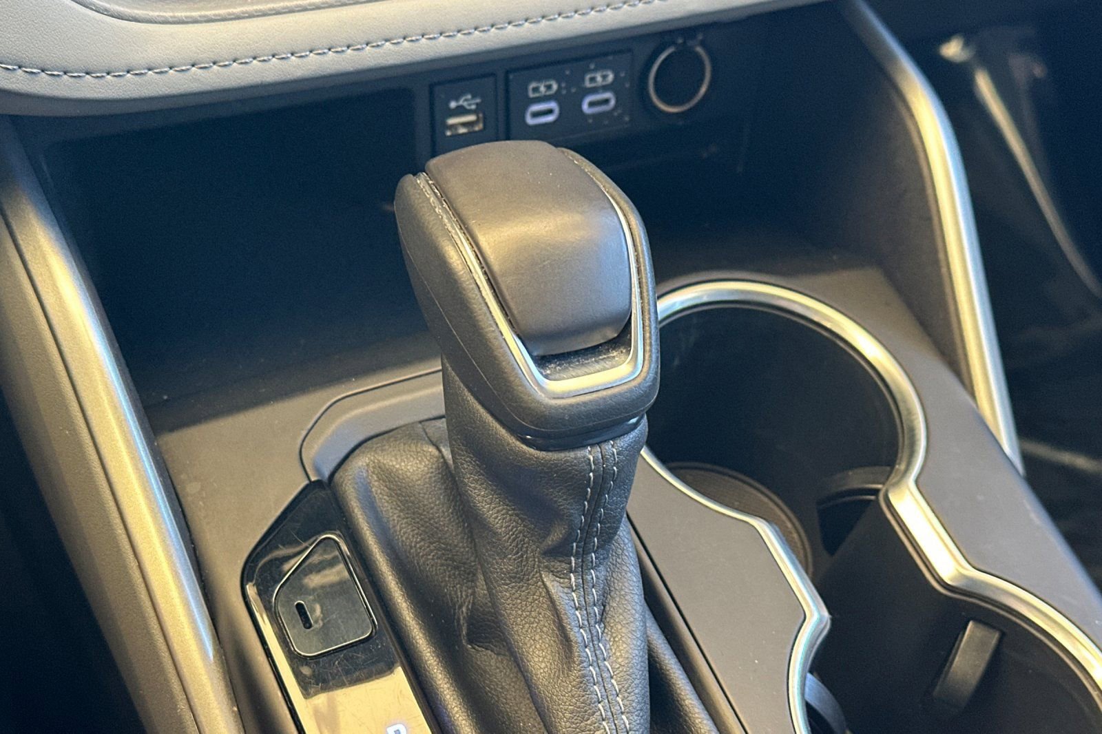 Used 2023 Toyota Highlander LE FWD image 25